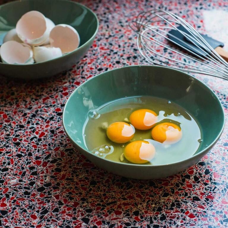 Insideat frittata-omelette-uova-egg-zucchine-italian-food-insideat-roma-1 Hai solo 15 minuti? Prova la deliziosa frittata di zucchine. Outsideat the blog.  