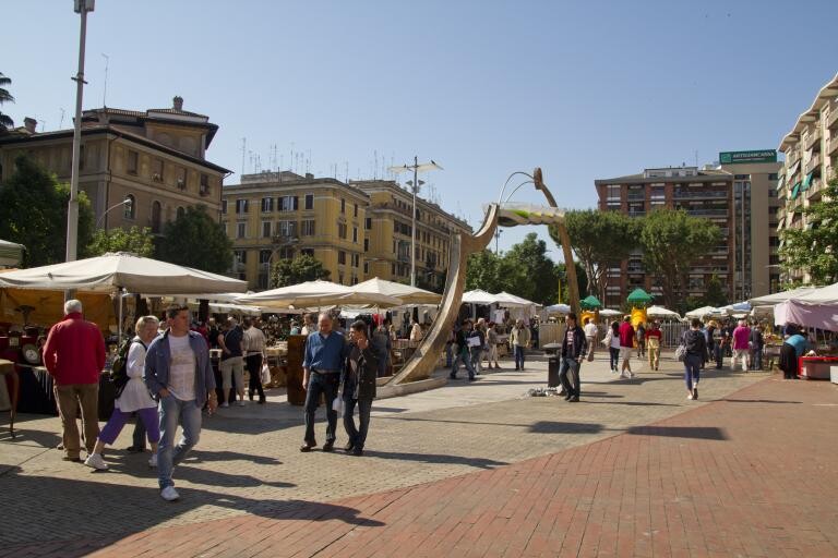 Insideat porta-portese-roma A passeggio per i mercati di Roma. Tra storia, affari e souvenir. Outsideat the blog.  