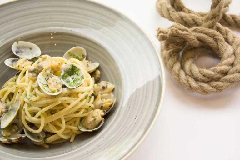 Insideat spaghetti-vongole-insideat La cucina come filosofia di vita. Perché a Roma, ‘a cucina, è ‘na cosa seria! Outsideat the blog  