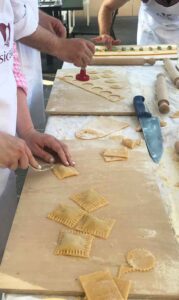 Insideat travellers-food-experience-cooking-class-italian-pasta-lab-1-179x300 1 HOUR PASTA CLASS  