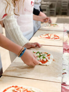 Insideat 1-hour-pizza-class-al-posto-di-foto-pizza-225x300 1 hour pizza making class in Rome  